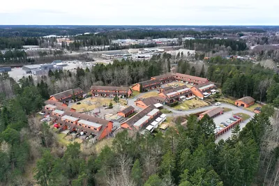 Före: översiktsbild av BRF. Kaktusens tak och gårdar