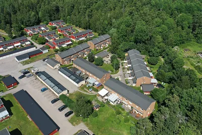 Efter: drönarbild över området med BRF. Knivstahus nr 4