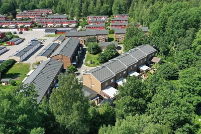 Efter: översikt över radhusområdet med BRF. Knivstahus nr 4